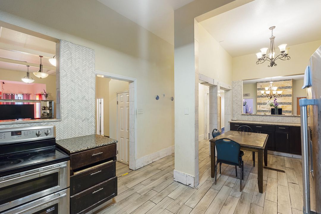 待售: $279,000 (4 贝兹, 2 浴室, 3612 平方英尺)