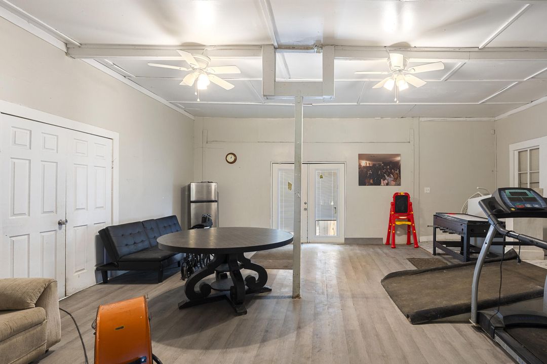 待售: $279,000 (4 贝兹, 2 浴室, 3612 平方英尺)