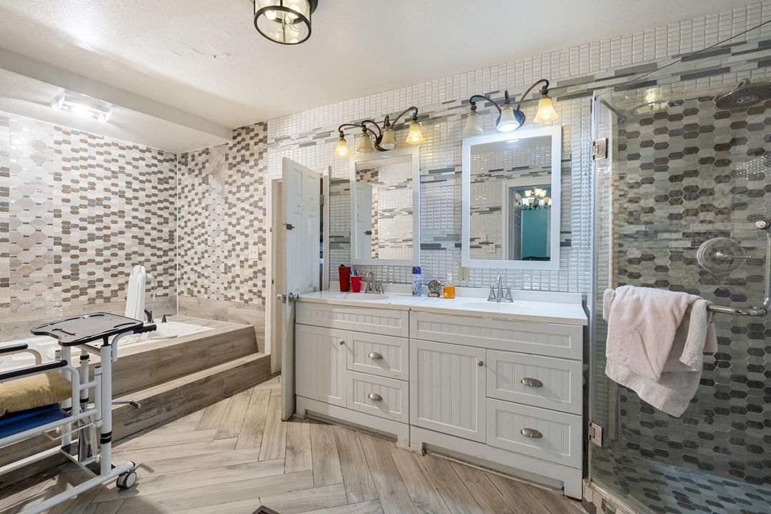 待售: $279,000 (4 贝兹, 2 浴室, 3612 平方英尺)