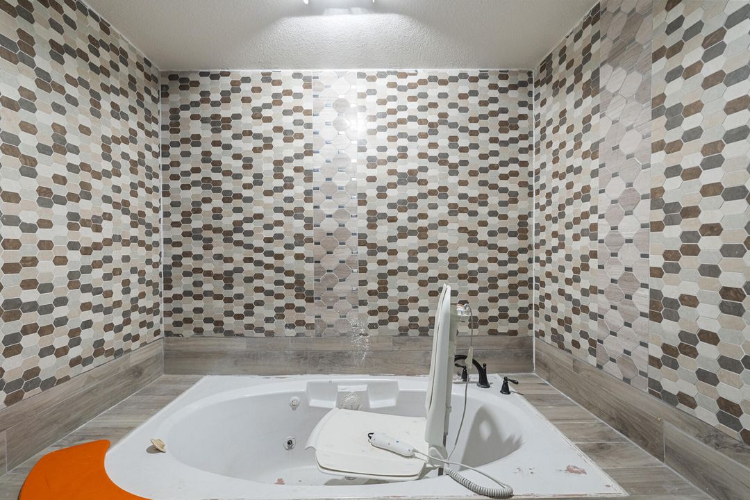 待售: $279,000 (4 贝兹, 2 浴室, 3612 平方英尺)