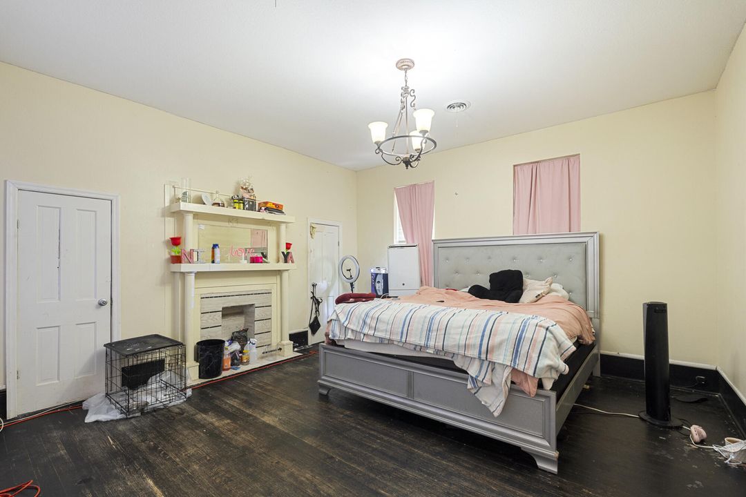 待售: $279,000 (4 贝兹, 2 浴室, 3612 平方英尺)