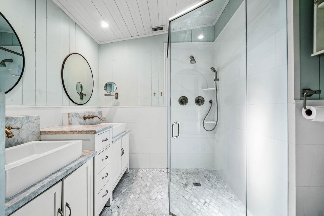 Под контрактом: $799,000 (3 спален, 2 ванн, 1964 Квадратных фут)