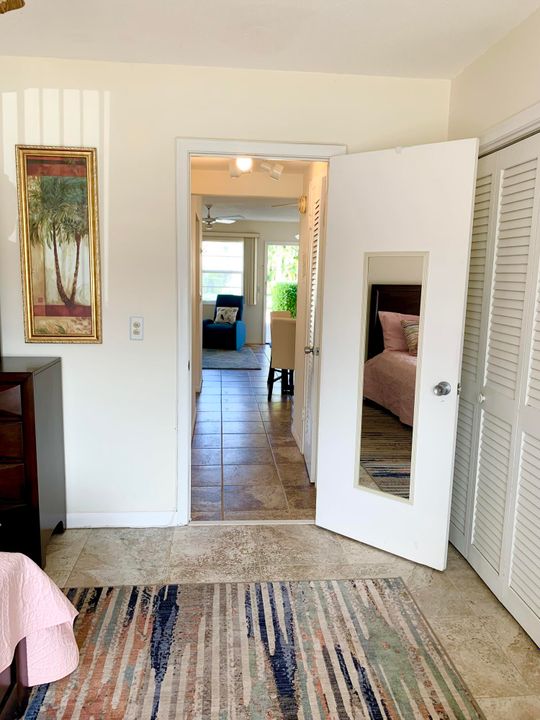 待售: $79,900 (1 贝兹, 1 浴室, 702 平方英尺)