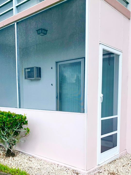 待售: $79,900 (1 贝兹, 1 浴室, 702 平方英尺)