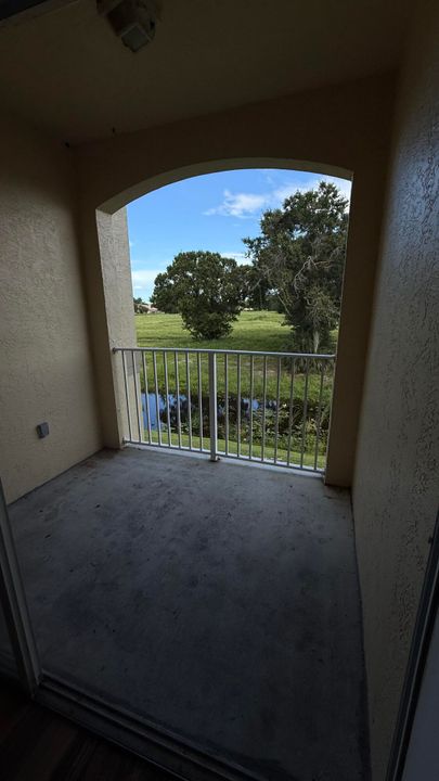 合同活跃: $2,350 (3 贝兹, 2 浴室, 1200 平方英尺)