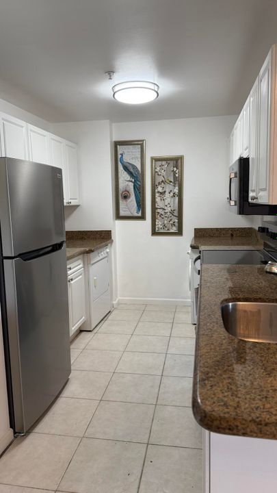 合同活跃: $2,350 (3 贝兹, 2 浴室, 1200 平方英尺)