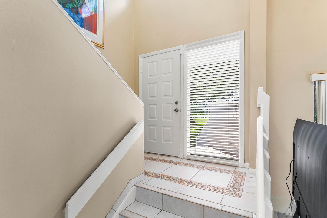 合同活跃: $454,900 (3 贝兹, 2 浴室, 1341 平方英尺)