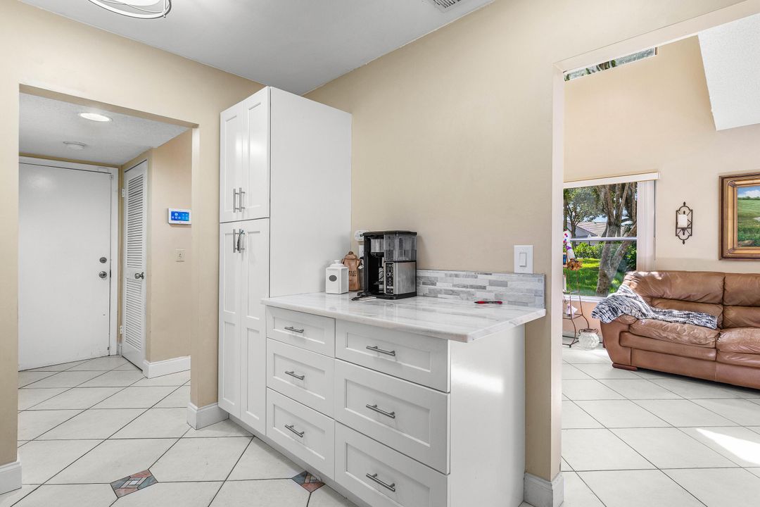 合同活跃: $454,900 (3 贝兹, 2 浴室, 1341 平方英尺)