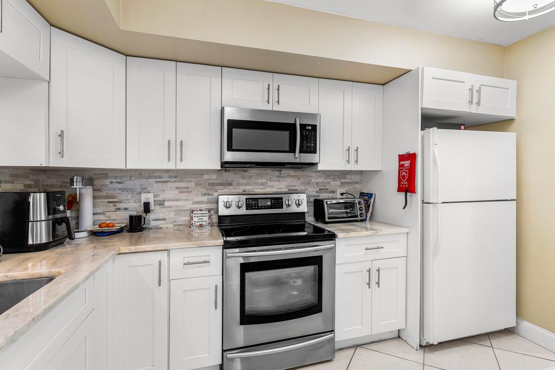 合同活跃: $454,900 (3 贝兹, 2 浴室, 1341 平方英尺)