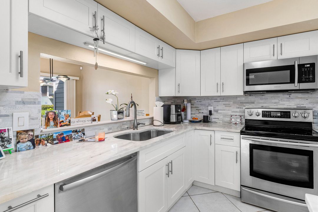 合同活跃: $454,900 (3 贝兹, 2 浴室, 1341 平方英尺)