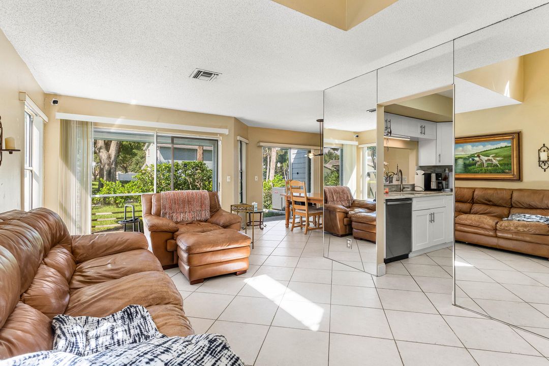 合同活跃: $454,900 (3 贝兹, 2 浴室, 1341 平方英尺)