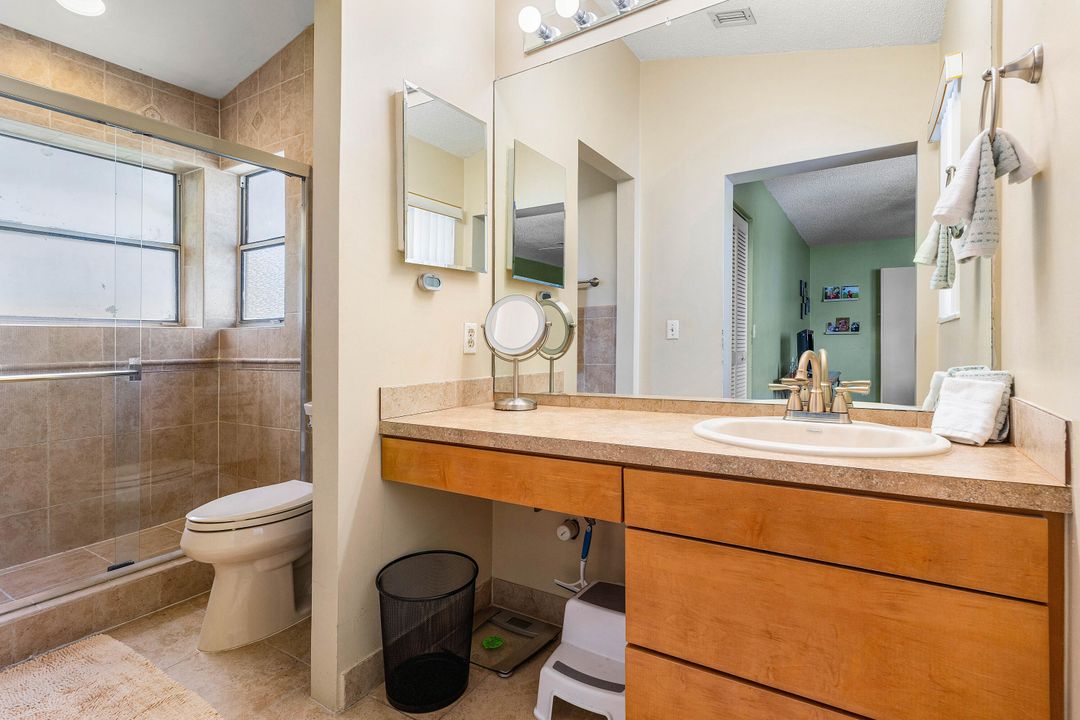 合同活跃: $454,900 (3 贝兹, 2 浴室, 1341 平方英尺)