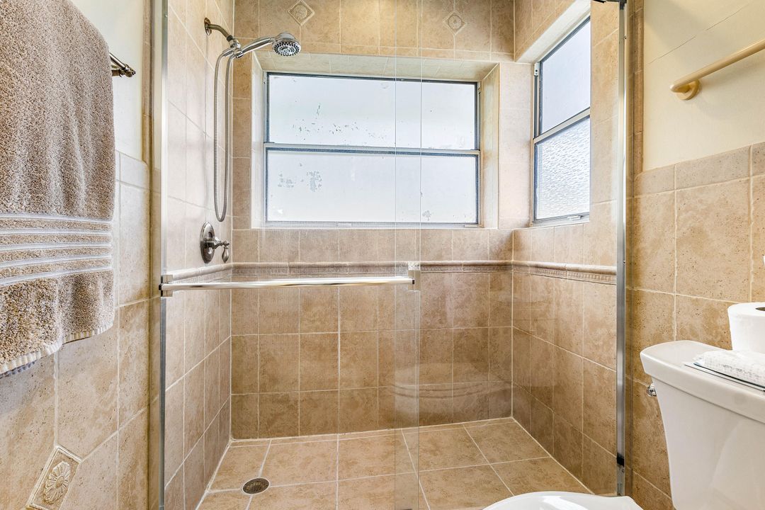 合同活跃: $454,900 (3 贝兹, 2 浴室, 1341 平方英尺)