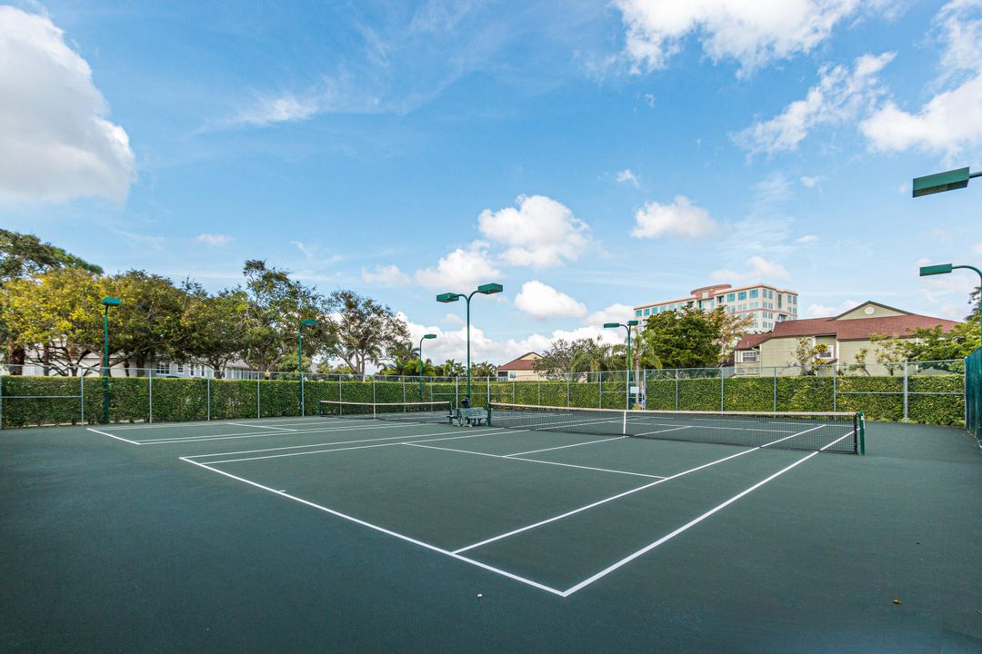 合同活跃: $454,900 (3 贝兹, 2 浴室, 1341 平方英尺)