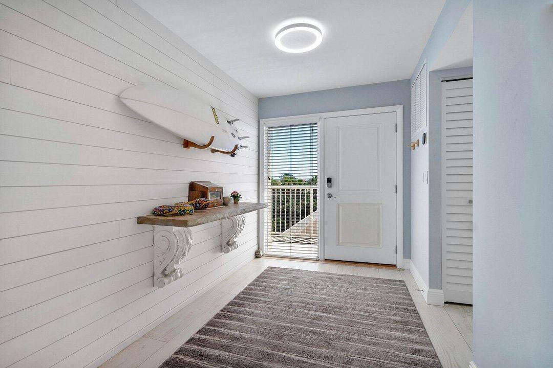 Active With Contract: $1,175,000 (2 beds, 2 baths, 2011 Square Feet)