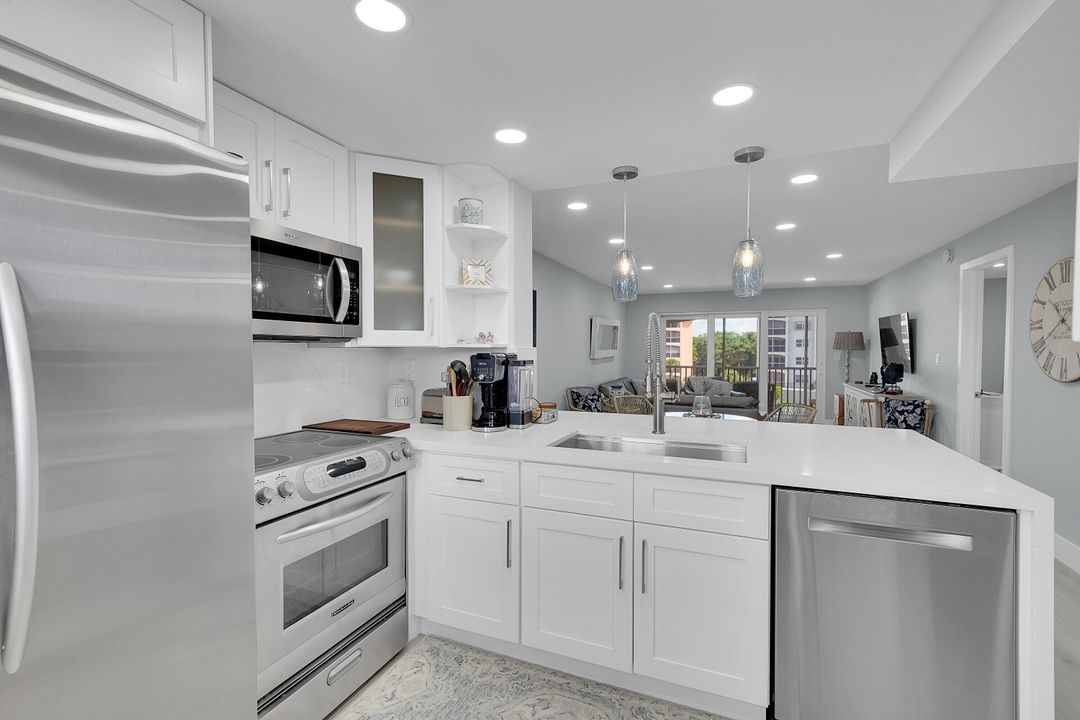 Под контрактом: $3,700 (1 спален, 1 ванн, 802 Квадратных фут)