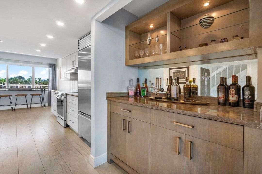 Active With Contract: $1,175,000 (2 beds, 2 baths, 2011 Square Feet)