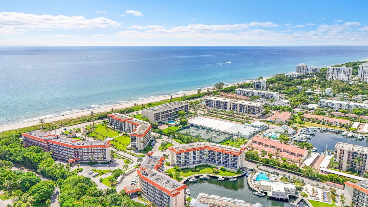 Под контрактом: $3,700 (1 спален, 1 ванн, 802 Квадратных фут)