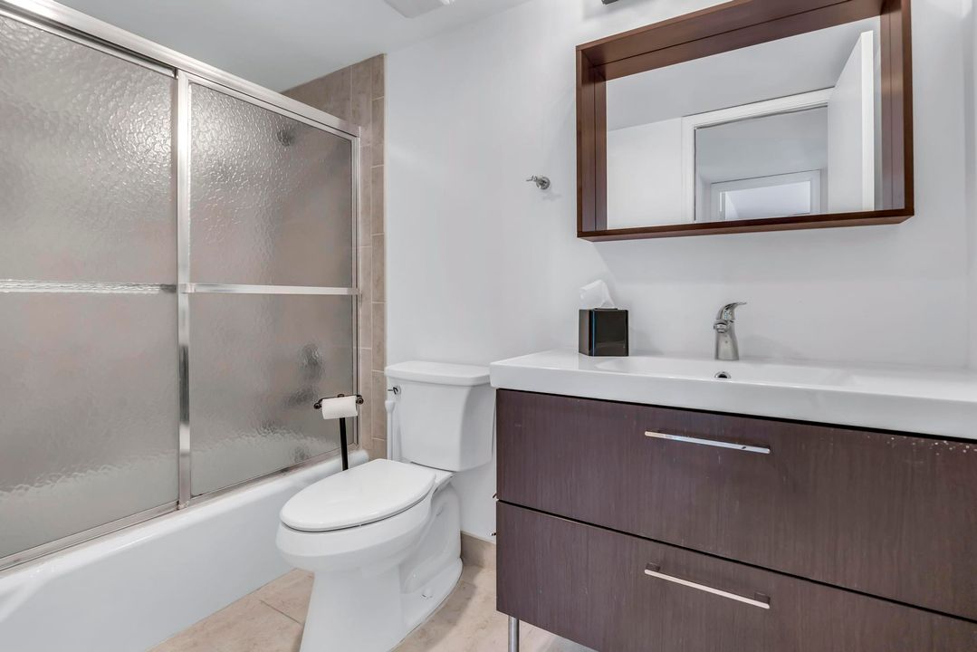 合同活跃: $290,000 (2 贝兹, 2 浴室, 1400 平方英尺)