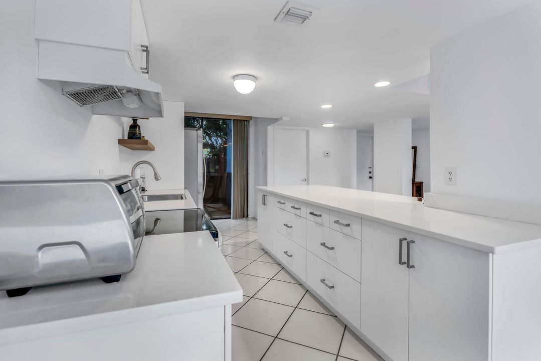 合同活跃: $290,000 (2 贝兹, 2 浴室, 1400 平方英尺)