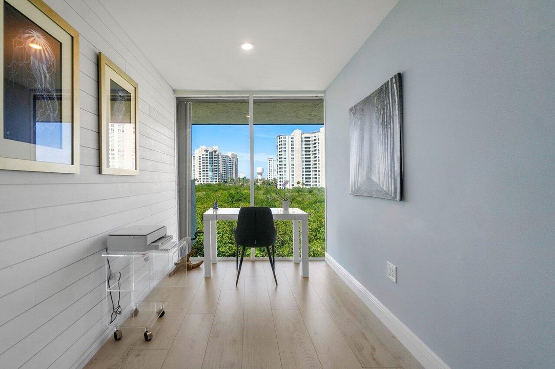 Active With Contract: $1,175,000 (2 beds, 2 baths, 2011 Square Feet)