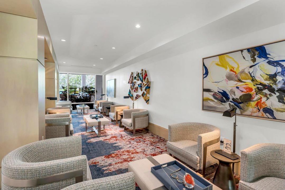 合同活跃: $290,000 (2 贝兹, 2 浴室, 1400 平方英尺)