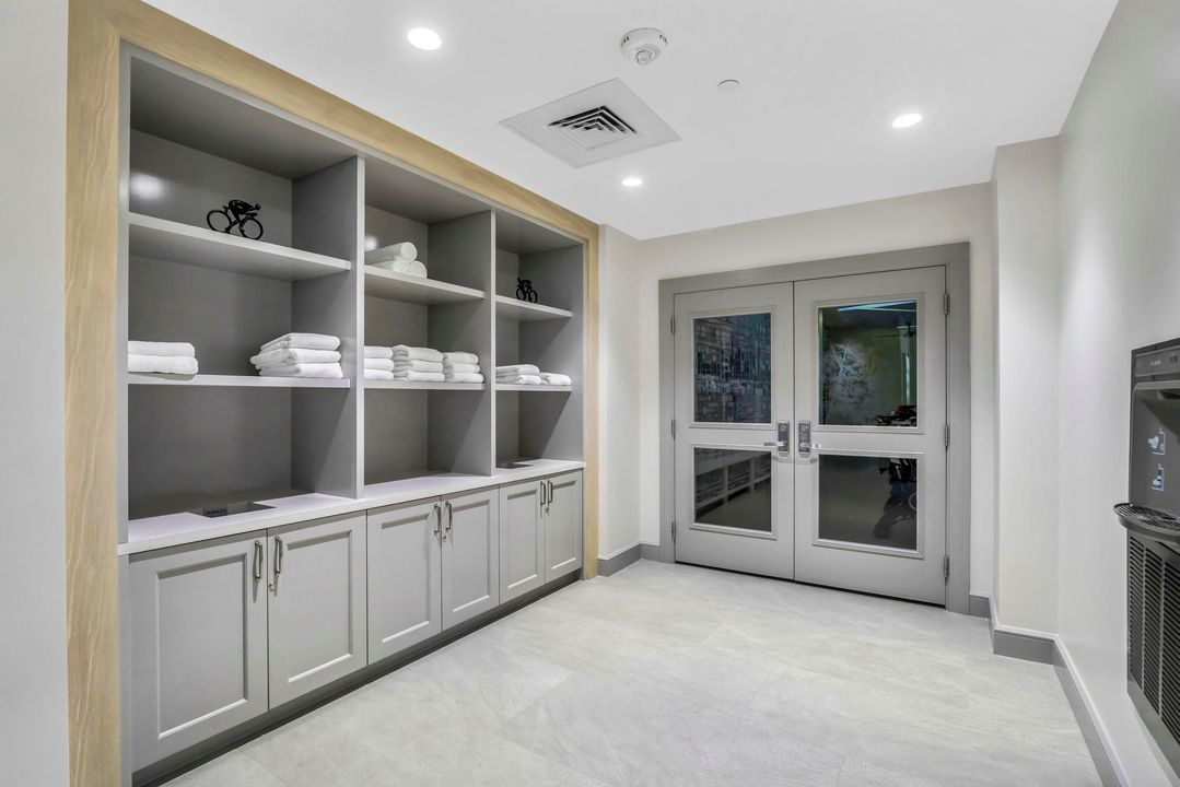 合同活跃: $290,000 (2 贝兹, 2 浴室, 1400 平方英尺)