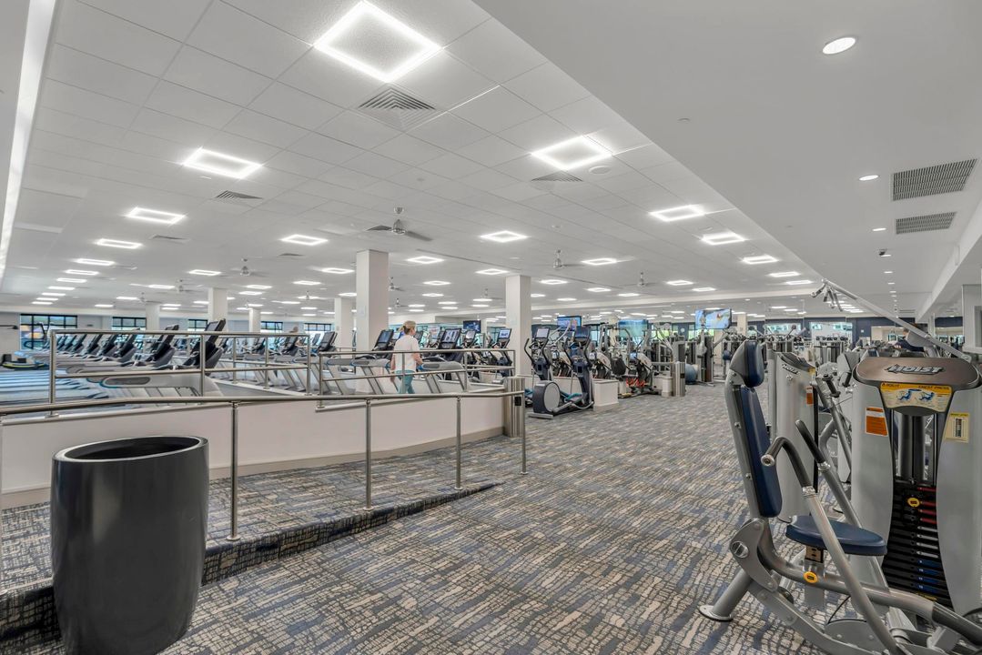 合同活跃: $290,000 (2 贝兹, 2 浴室, 1400 平方英尺)