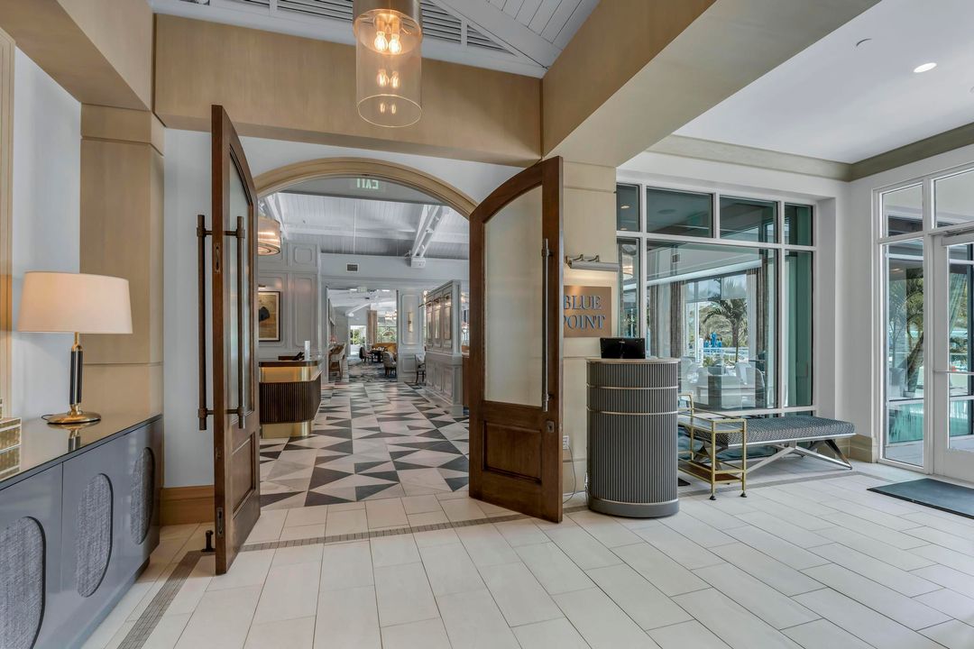 合同活跃: $290,000 (2 贝兹, 2 浴室, 1400 平方英尺)