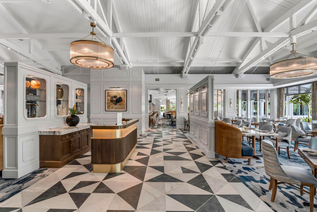 合同活跃: $290,000 (2 贝兹, 2 浴室, 1400 平方英尺)