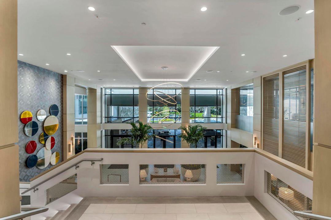 合同活跃: $290,000 (2 贝兹, 2 浴室, 1400 平方英尺)