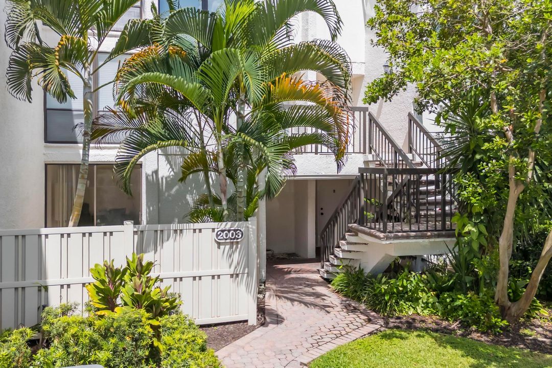 合同活跃: $290,000 (2 贝兹, 2 浴室, 1400 平方英尺)