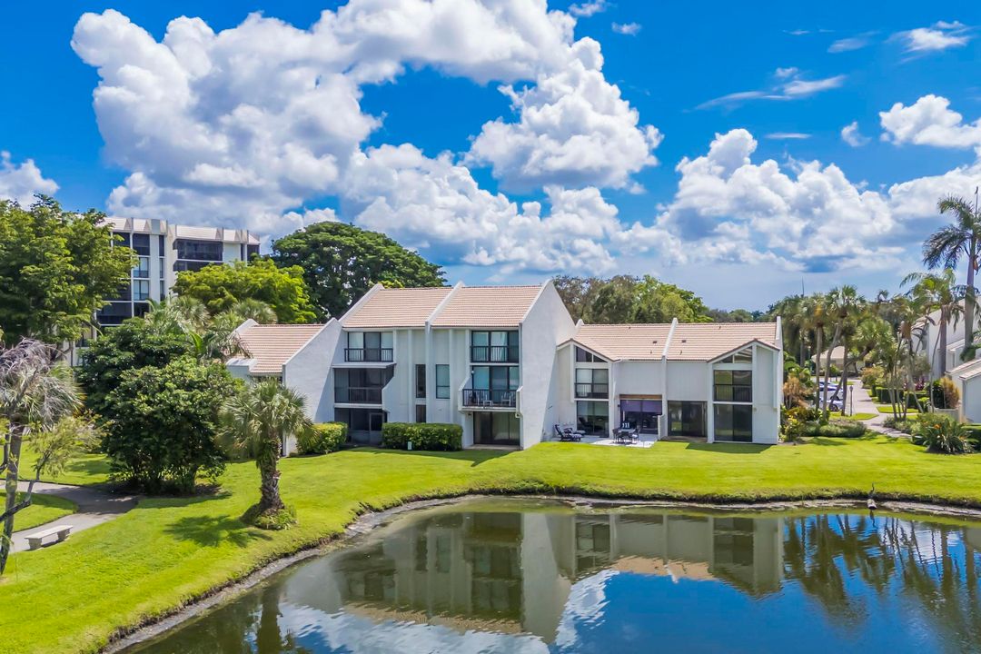 合同活跃: $290,000 (2 贝兹, 2 浴室, 1400 平方英尺)