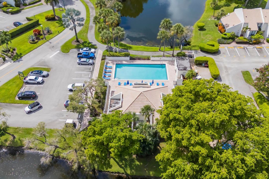 合同活跃: $290,000 (2 贝兹, 2 浴室, 1400 平方英尺)