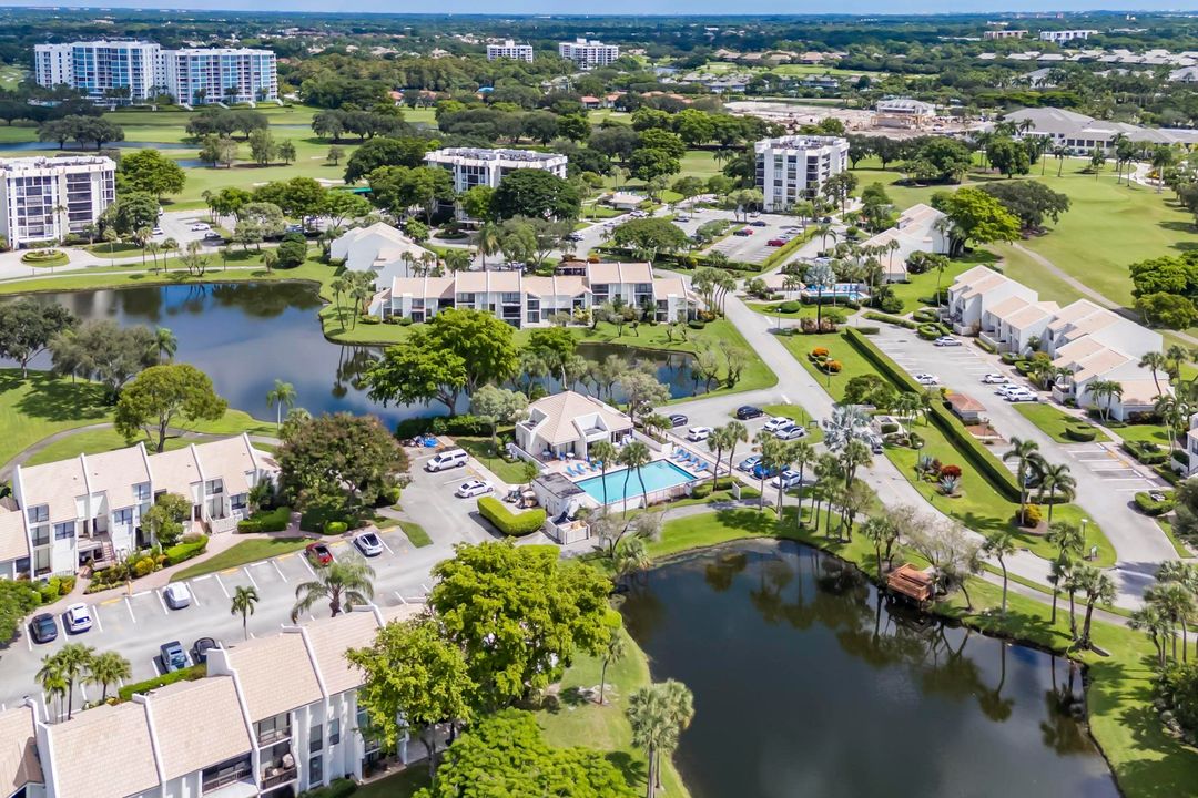 合同活跃: $290,000 (2 贝兹, 2 浴室, 1400 平方英尺)