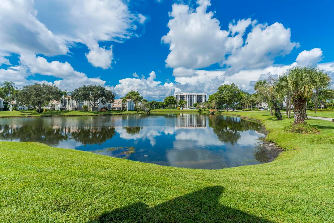 合同活跃: $290,000 (2 贝兹, 2 浴室, 1400 平方英尺)