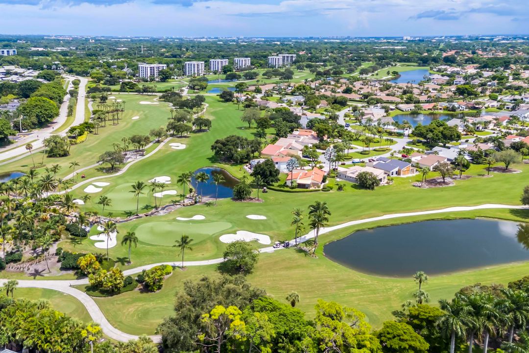 合同活跃: $290,000 (2 贝兹, 2 浴室, 1400 平方英尺)