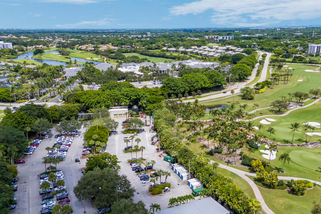 合同活跃: $290,000 (2 贝兹, 2 浴室, 1400 平方英尺)