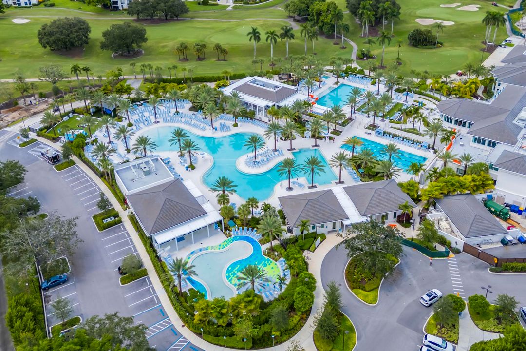 合同活跃: $290,000 (2 贝兹, 2 浴室, 1400 平方英尺)