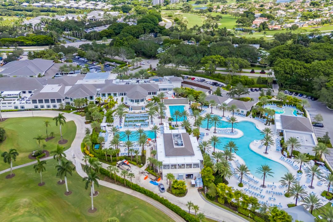 合同活跃: $290,000 (2 贝兹, 2 浴室, 1400 平方英尺)