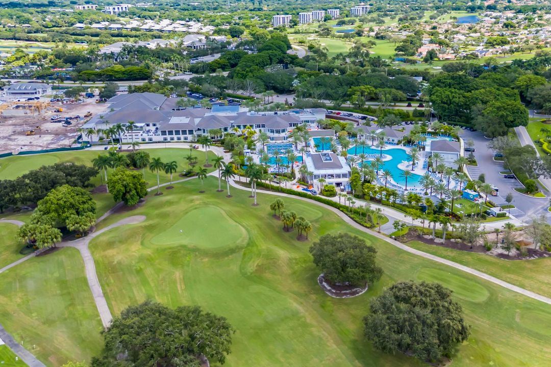 合同活跃: $290,000 (2 贝兹, 2 浴室, 1400 平方英尺)