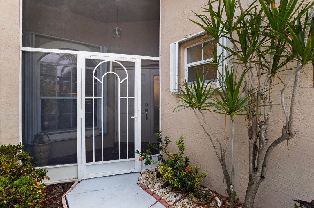 合同活跃: $359,900 (2 贝兹, 2 浴室, 1500 平方英尺)