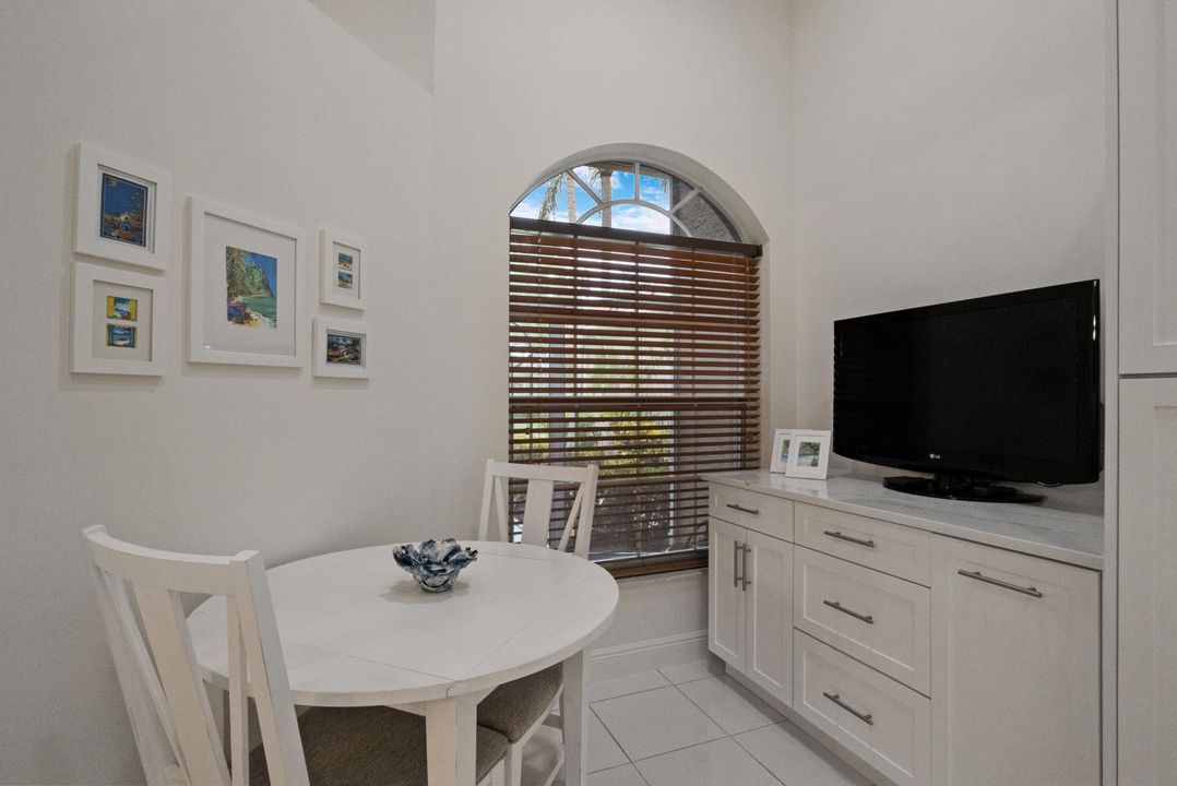 合同活跃: $359,900 (2 贝兹, 2 浴室, 1500 平方英尺)