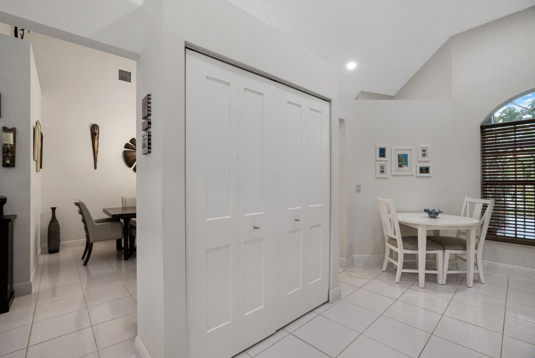 合同活跃: $359,900 (2 贝兹, 2 浴室, 1500 平方英尺)