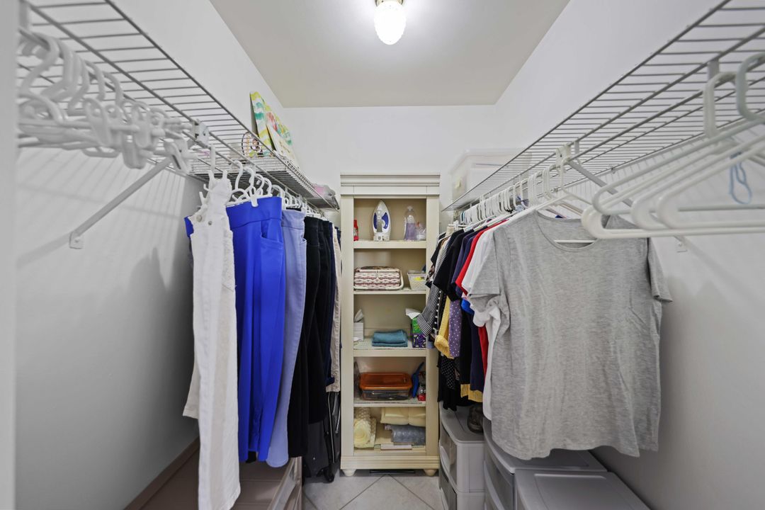 En Venta: $250,000 (2 camas, 2 baños, 1126 Pies cuadrados)