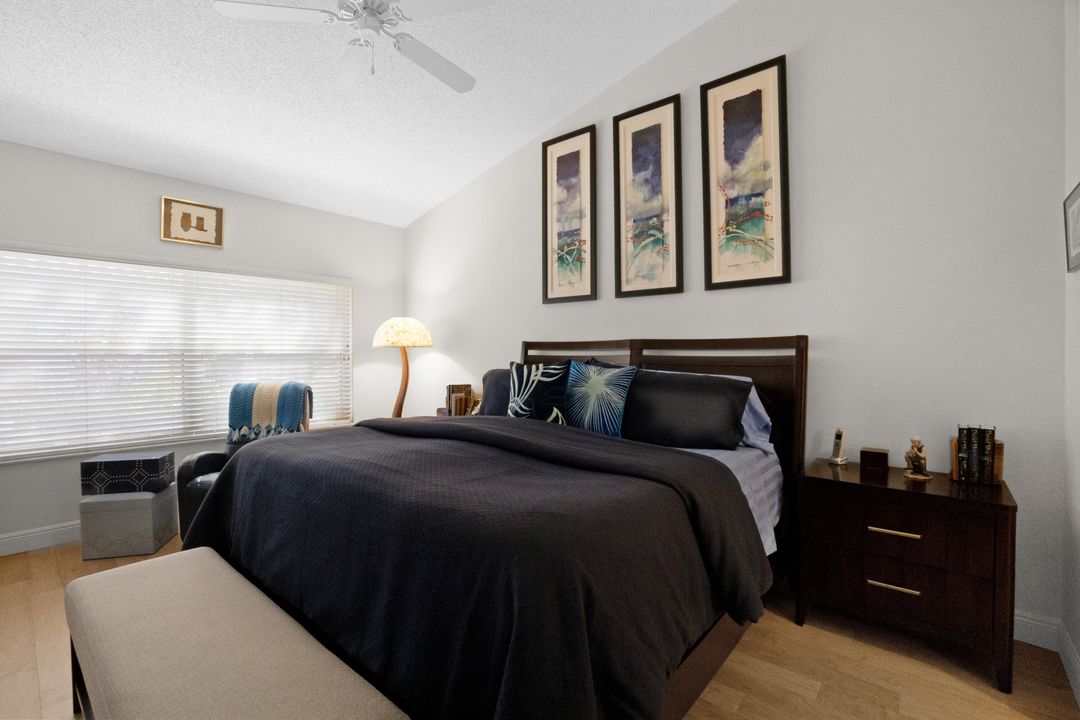 合同活跃: $359,900 (2 贝兹, 2 浴室, 1500 平方英尺)