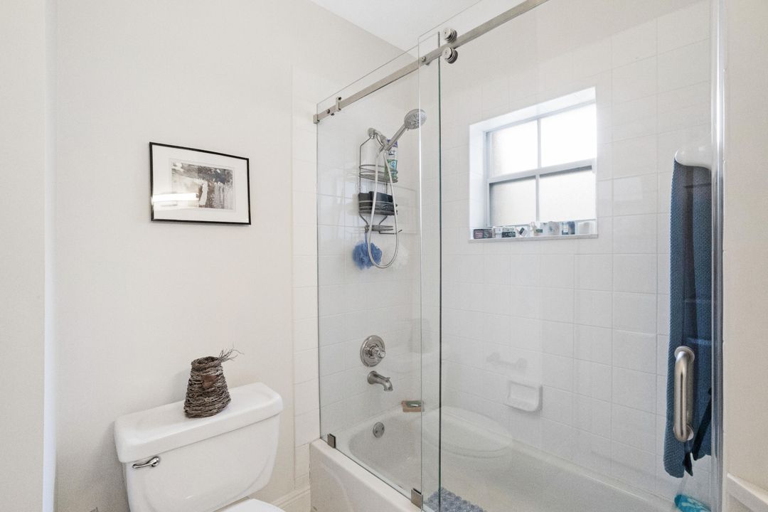 合同活跃: $359,900 (2 贝兹, 2 浴室, 1500 平方英尺)