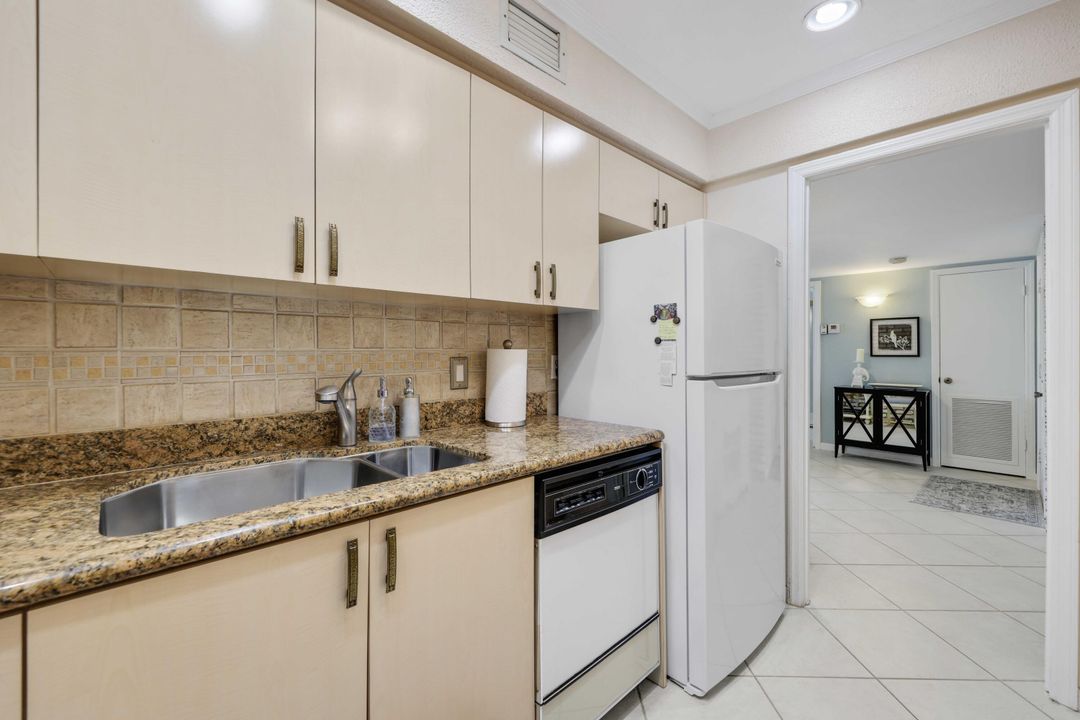 En Venta: $250,000 (2 camas, 2 baños, 1126 Pies cuadrados)