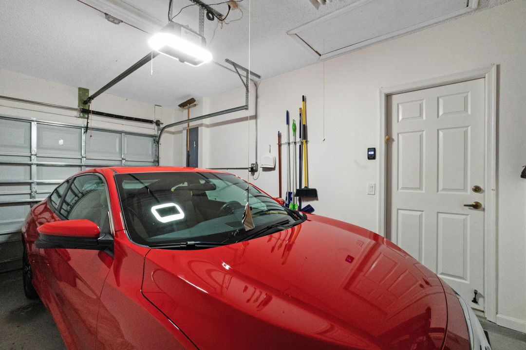 合同活跃: $359,900 (2 贝兹, 2 浴室, 1500 平方英尺)