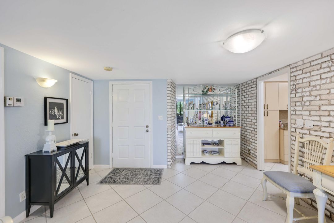 En Venta: $250,000 (2 camas, 2 baños, 1126 Pies cuadrados)